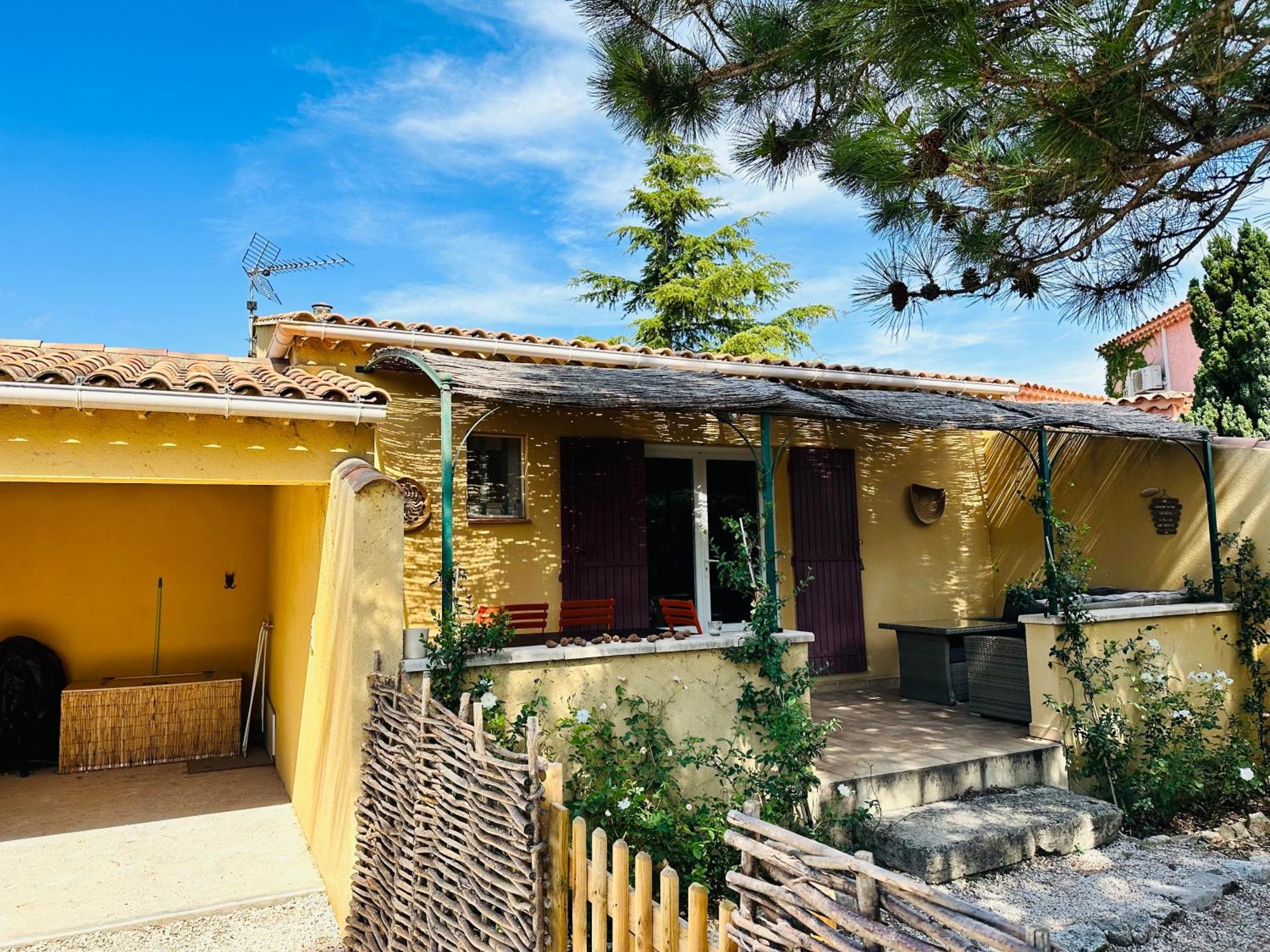 La Pitchoune : Gite Aux Pieds Des Alpilles 무리에 외부 사진